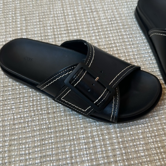 Previously loved COS women’s sandals US size 6 - Picture 2 of 5